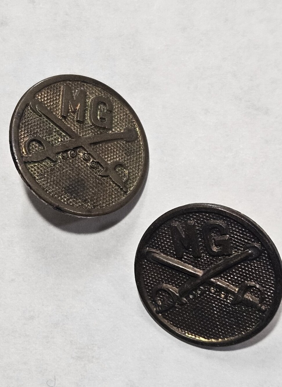 WWI US Army Collar Disc Insignia MG Crossed Tools Pair Military Pins